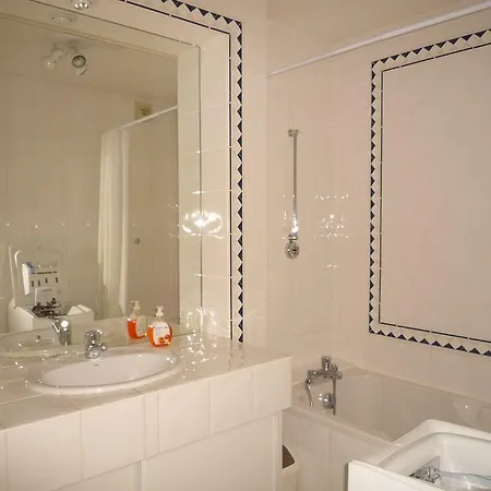 Appartement B9427 T2 Avec Piscine & Parking Gare Du Midi